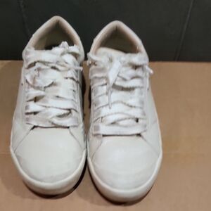 Cream Casual Sneakers